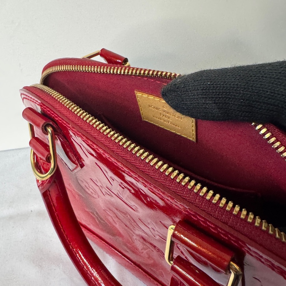 LOUIS VUITTON RED VERNIS ALMA BB - Picture 10 of 10